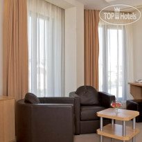 Ajax Hotel