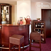 Ajax Hotel