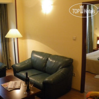 Zenith Hotel 