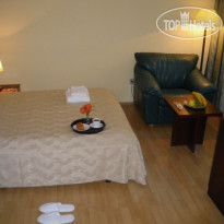 Zenith Hotel 