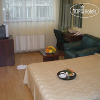 Zenith Hotel 