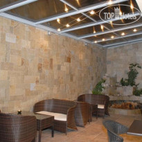 Avis Hotel