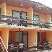 Julian Family Hotel  