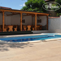 Jaki Hotel