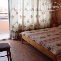 Cherno More Guest House  