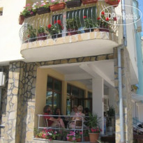 Zara Guest House 