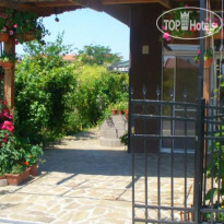 Zora Guest House