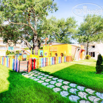 AluaSun Helios Beach children playground