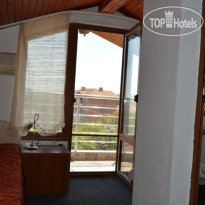 Dora Guest House