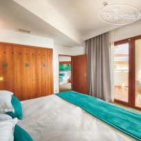 Alua Helios Bay Family room
