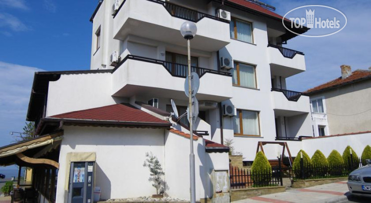 Hotelier's photos Deskoni's Place Guest House 2*