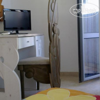 Neva Guest Rooms And Studios 