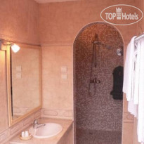 Dali Art Hotel