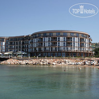 Royal Bay Apartments 