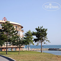 Royal Bay Apartments 