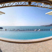 Royal Bay Apartments