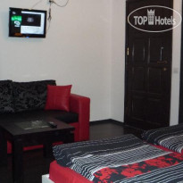Priyateli Hotel  