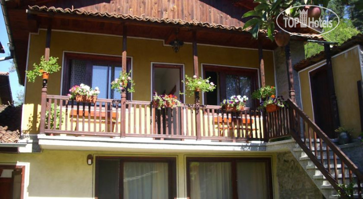 Hotelier's photos Dona Guest House 2*