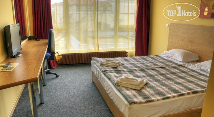 New photos from tourists Neon Guest Rooms 3*