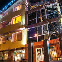 Fun House Hotel Отель