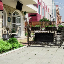 The Step Family Hotel Отель