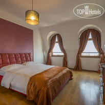 Purple Star Apartments