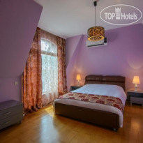 Purple Star Apartments