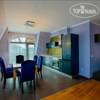 Purple Star Apartments