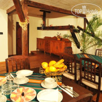 The Old House 1980 Hotel 