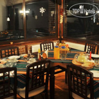 The Old House 1980 Hotel 