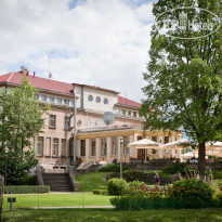 Kolonna Hotel Cesis "MAY" park