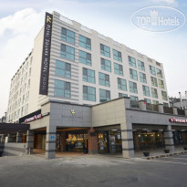 Royal Square Hotel & Suites 