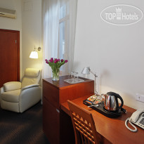 Rixwell Centra Hotel