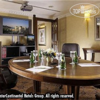 Al Bustan Palace, a Ritz-Carlton Hotel 