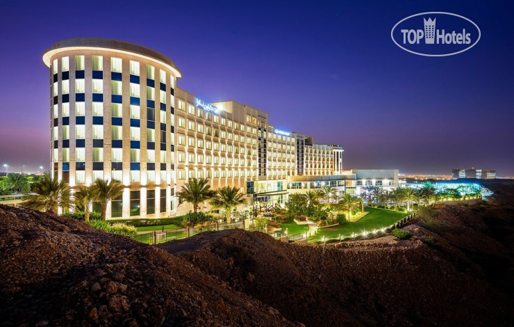 Hotelier's photos Crowne Plaza Muscat OCEC 4*