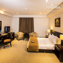 Monroe Hotel & Suites 