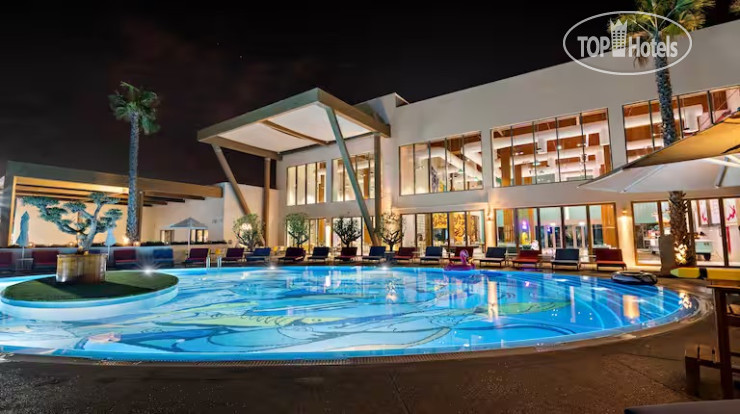 Hotelier's photos Fuwairit Kite Beach, Tapestry Collection by Hilton 4*
