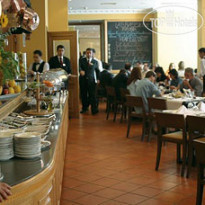 Le Commodore Hotel