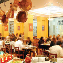 Le Commodore Hotel