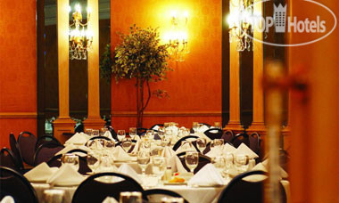 Le Commodore Hotel