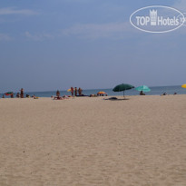 Villa Santorini Широкий пляж с чистым белым пе