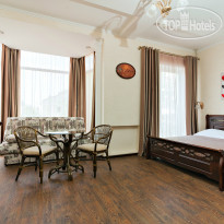 Zenith Hotel