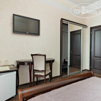 Zenith Hotel