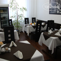 Reno Hotel кафе отеля