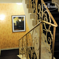 Vettriano Art Apartment 