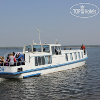 Успех Прогулочный теплоход по Днепру