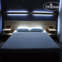 Full House Hotel & Capsule Hostel 