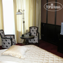 Hotel Attache 