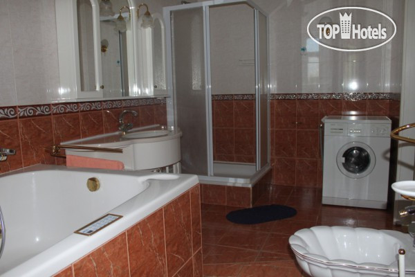 New photos from tourists D Lux Kiev Hostel