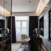 11 Mirrors Design Hotel